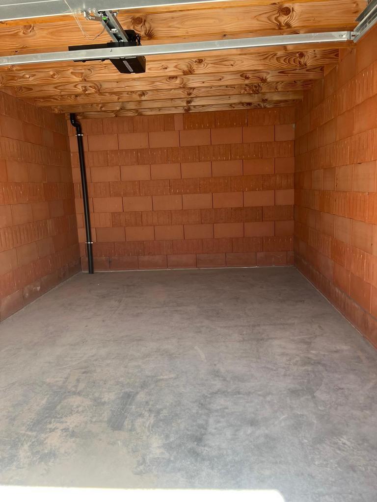 Garage te huur tielt.zeer ruime nieuwbouw garages.2 stuks, Ophalen of Verzenden