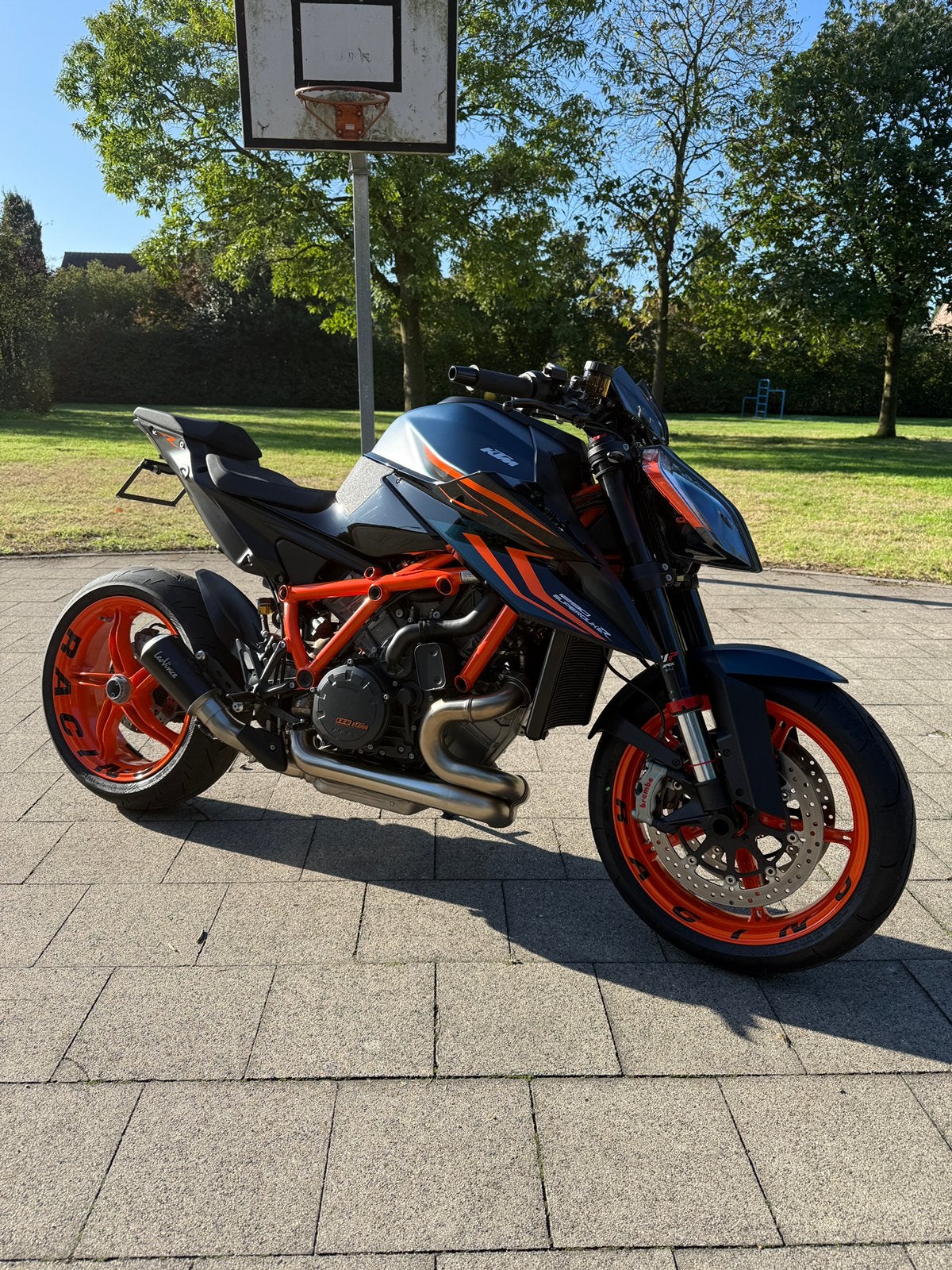 KTM Superduke 1290R 11/2023 - 8811km - Tech Pack - Garantie!, 2 cilinders, Occasion, Motorrijbewijs A, Bedrijf