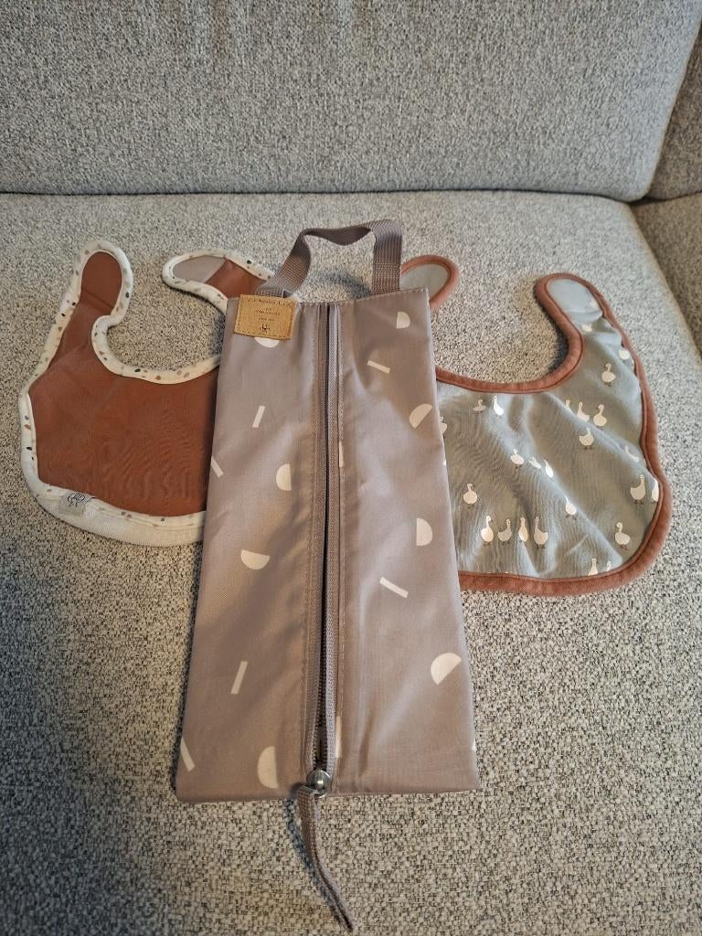 Lässig set: 2 hydrofiele slabbetjes & wetbag - Bio katoen, Ophalen, Gebruikt