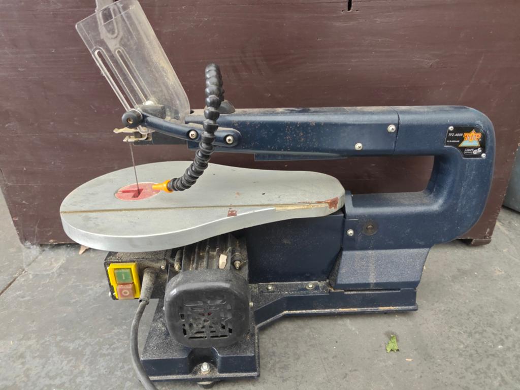 Figuurzaagmachine 220v, Doe-het-zelf en Bouw, Ophalen
