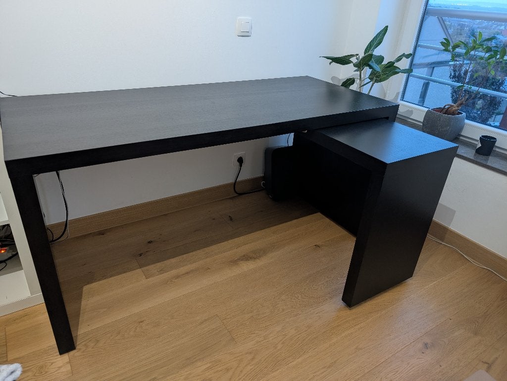 Bureau IKEA MALM avec tablette coulissante – Brun noir, Enlèvement, Utilisé