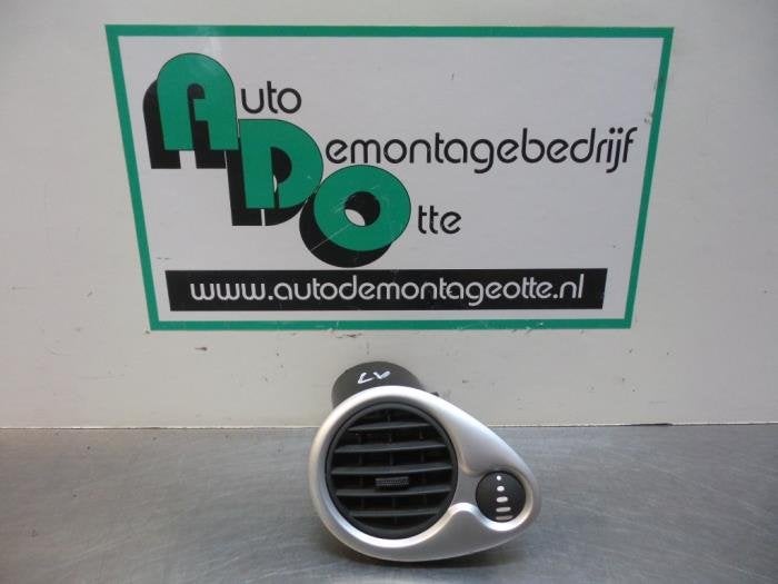 Luchtrooster Dashboard van een Renault Clio (Clio 3 06-), Gebruikt, -, Renault, -