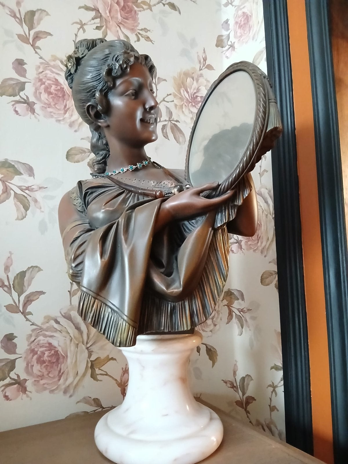 Bronzen buste met spiegel, Ophalen, Buste