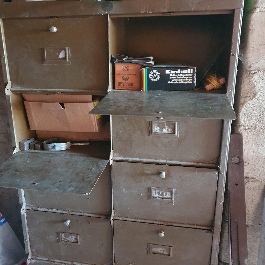 Lechat Bxl Vintage industriële kast met 8 clamshell-kluisjes, Ophalen, Gebruikt