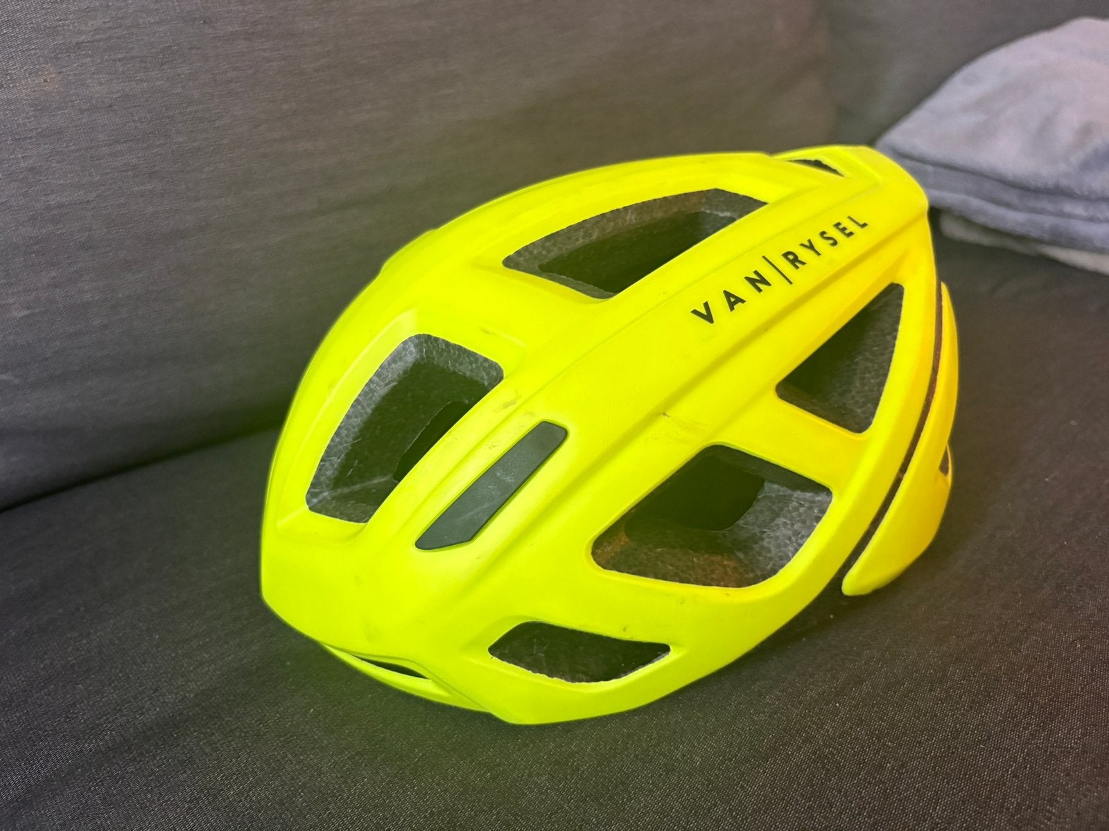 Van Reysel Helm, Ophalen of Verzenden, Zo goed als nieuw