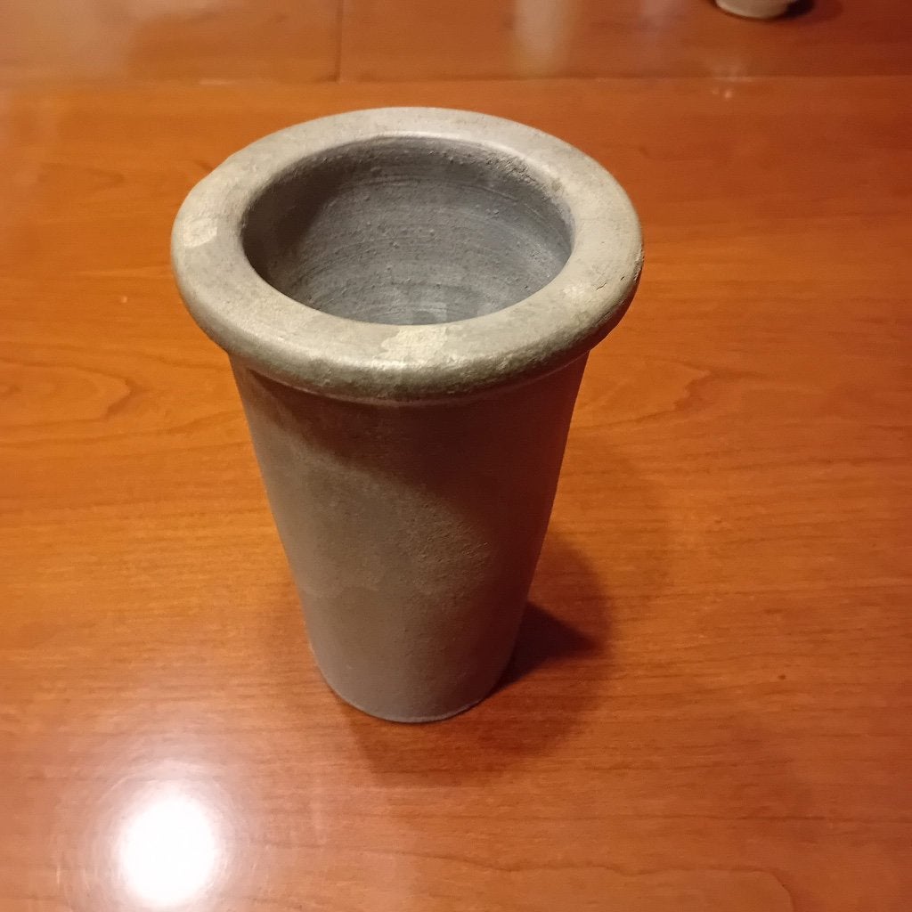 Stenen vaas of bloempot in grijze betonlook – 16 cm, Ophalen, Zo goed als nieuw, Overige kleuren, Minder dan 50 cm