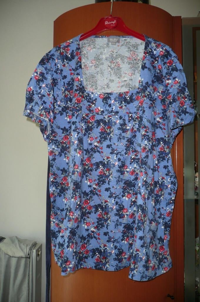Blauwe tuniekbloes met rode bloemetjes (a225), Blauw, Blouse of Tuniek, Zo goed als nieuw, Bleu Bonheur
