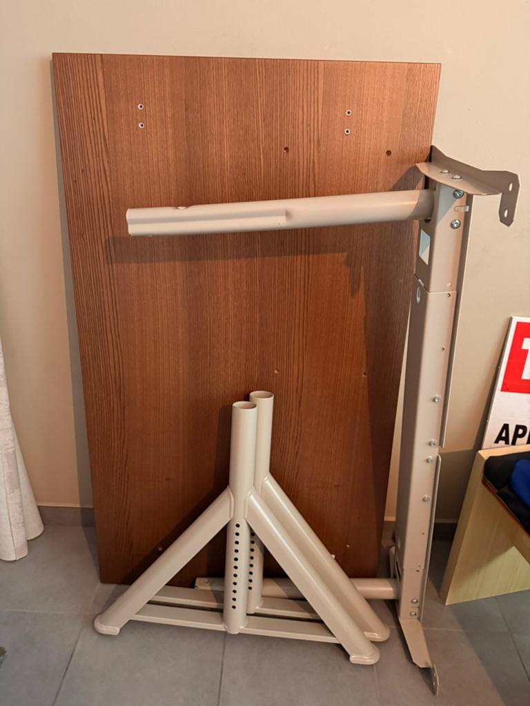 Ikea walnoot bureau 120x70 te koop!, Huis en Inrichting, Ophalen, Zo goed als nieuw, IKEA