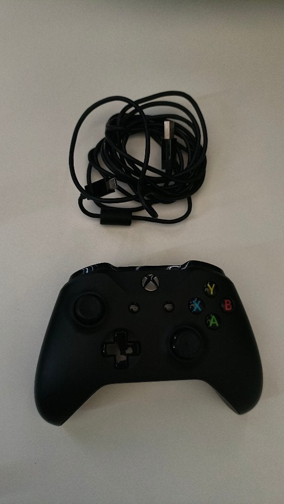 Xbox One draadloze controller zwart + USB-kabel, Games en Spelcomputers, Gebruikt, Ophalen of Verzenden, Xbox One, Controller
