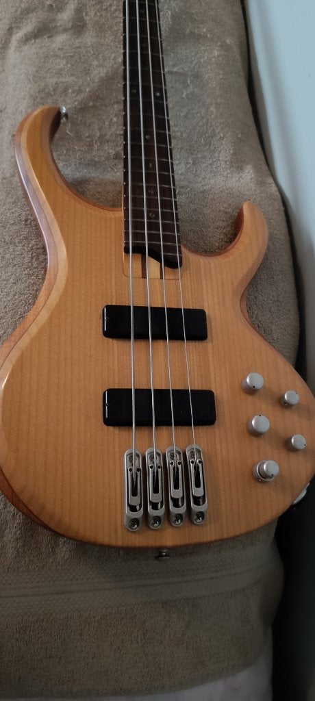 basse Ibanez BTB 550 (4 cordes), Musique & Instruments, Enlèvement, Utilisé, Électrique