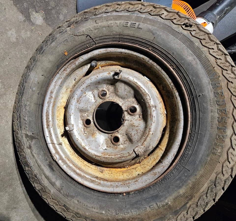 wielen 12" Datsun 1000 eind jaren '60, 12 pouces, 155 mm, Véhicule de tourisme, Enlèvement