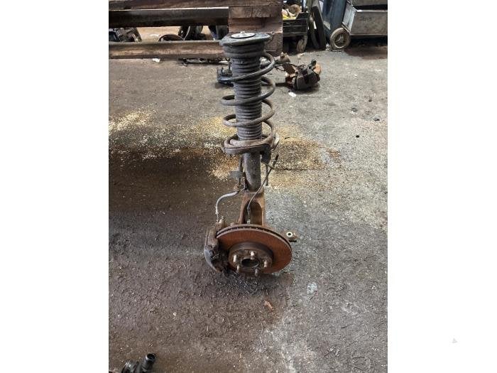 Schokdemperpoot links-voor van een Ford Focus, Gebruikt, -, -, Ophalen of Verzenden