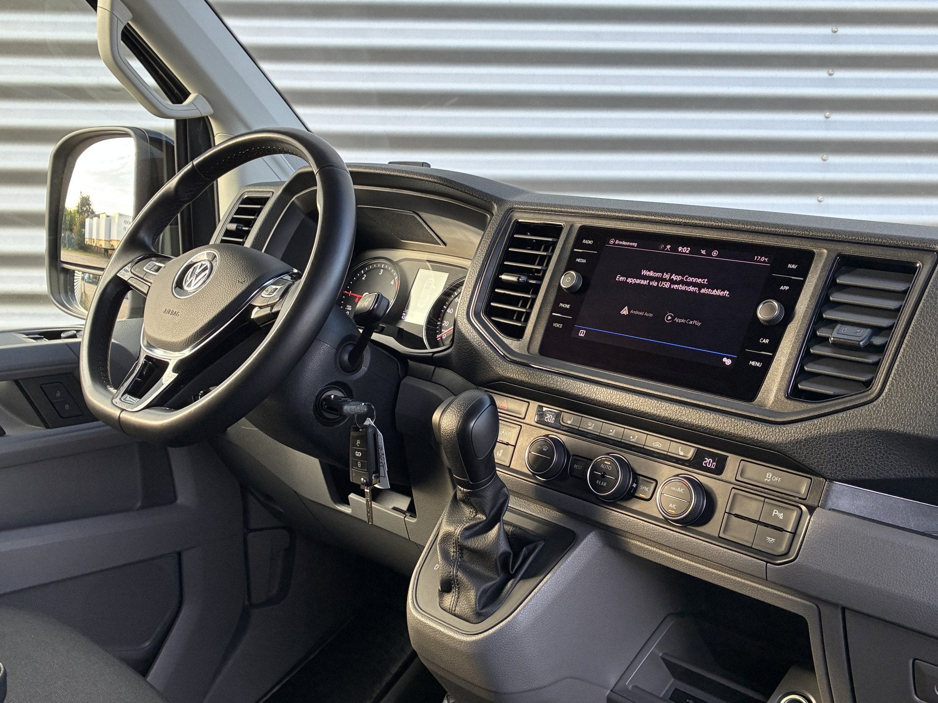 Volkswagen Crafter 177PK L3H2 • Indium Grey • Black Styl, Auto's, Stof, Gebruikt, Euro 6, 4 cilinders