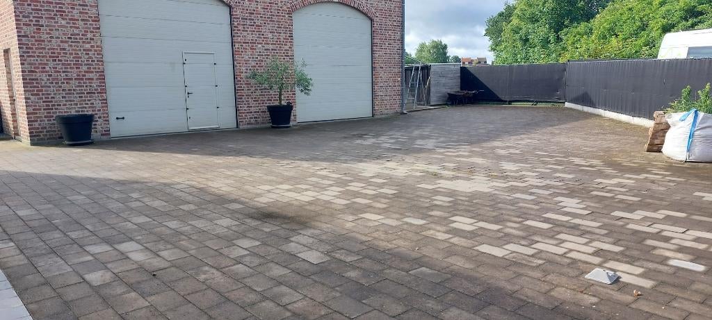 Gratis Beton klinkers : 220m², Ophalen, Klinkers, Zo goed als nieuw, 10 m² of meer