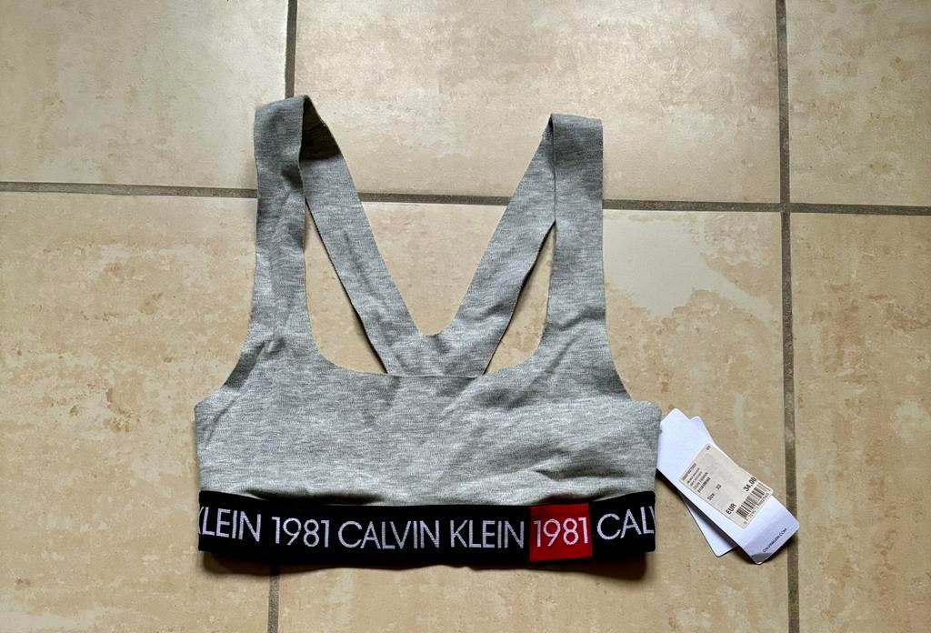Bralette Calvin Klein maat XS nieuw - €15, Kleding | Dames, Ophalen of Verzenden, Grijs, BH