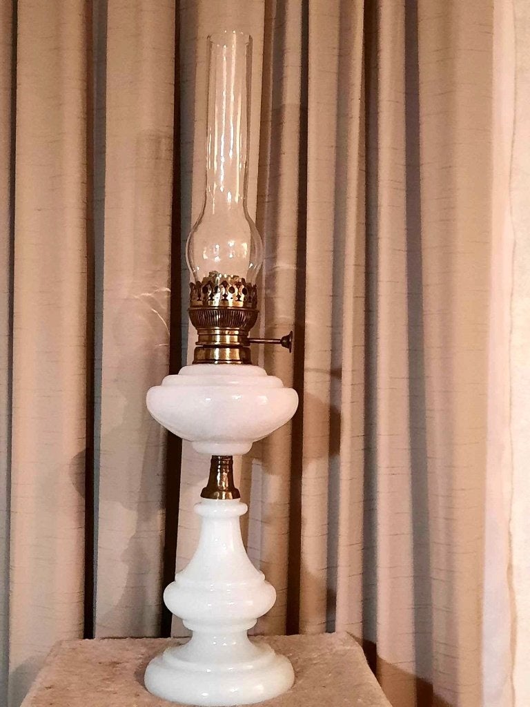 Mooie oude opaline witte kristallen olielamp, Ophalen