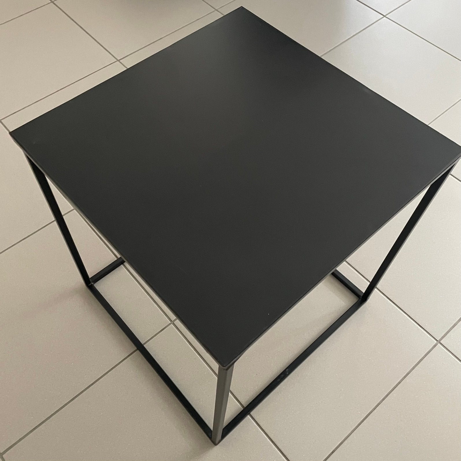 Bijzettafel, Ophalen of Verzenden, Zo goed als nieuw, Metaal