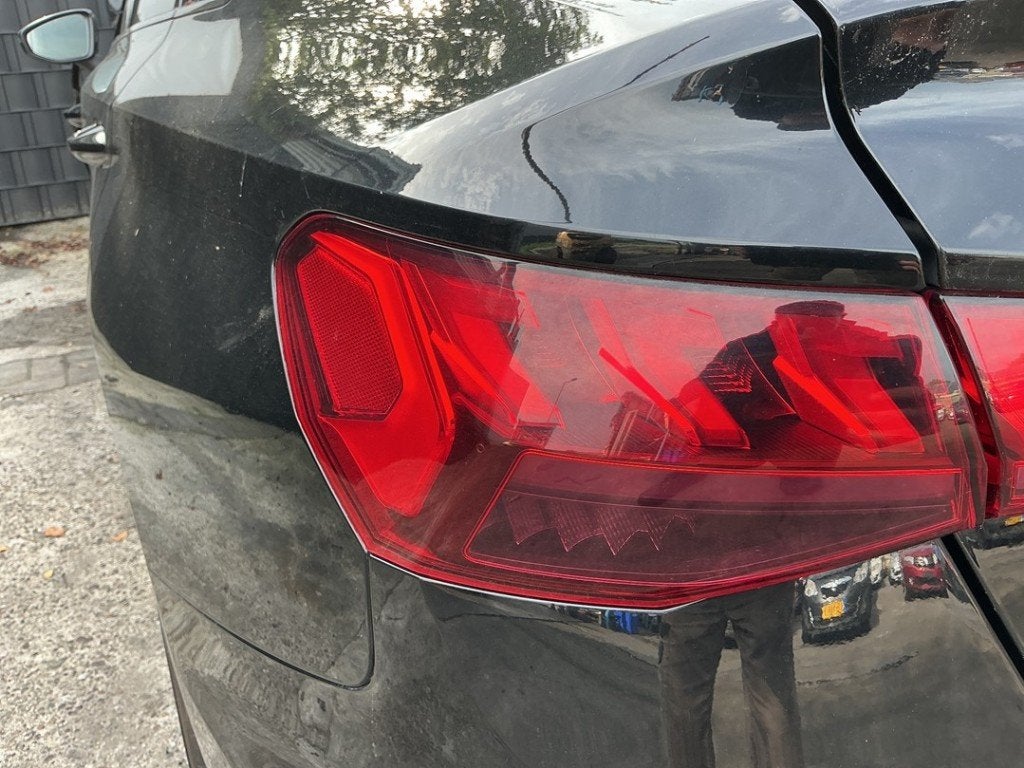 FEU ARRIÈRE GAUCHE Audi A3 Limousine (8YS) (|8Y0945207|), Auto-Union-Straße  1,
85057  Ingolstadt, DE, Info@audi.de, Audi, Utilisé