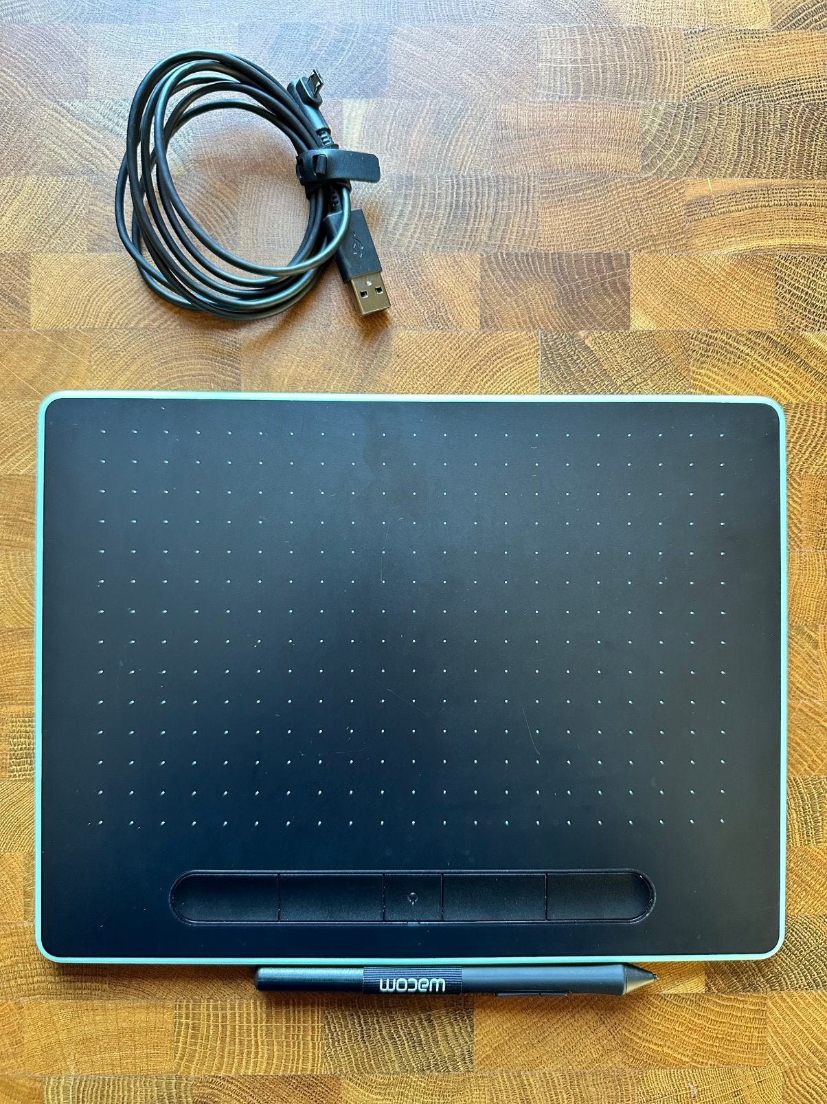 Wacom Intuos Medium Tekentablet (Pistache) - originele doos, Ophalen of Verzenden, Gebruikt, Draadloos, Wacom