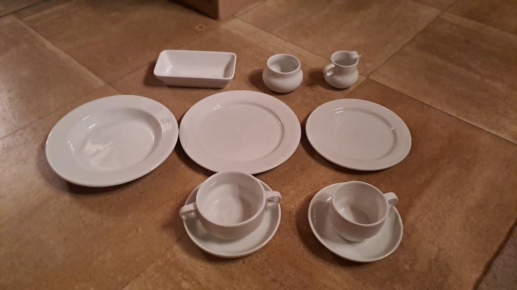 Wit servies, Enlèvement, Assiettes(s)