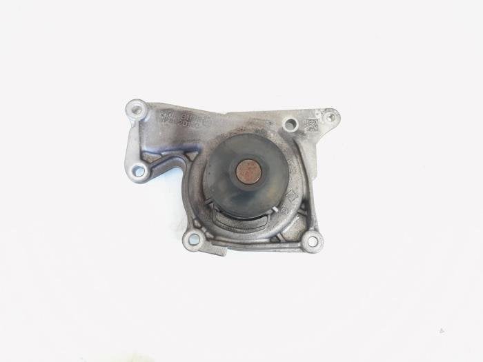 Pompe à eau d'un Mercedes CLA, 3 mois de garantie, Utilisé, -, -