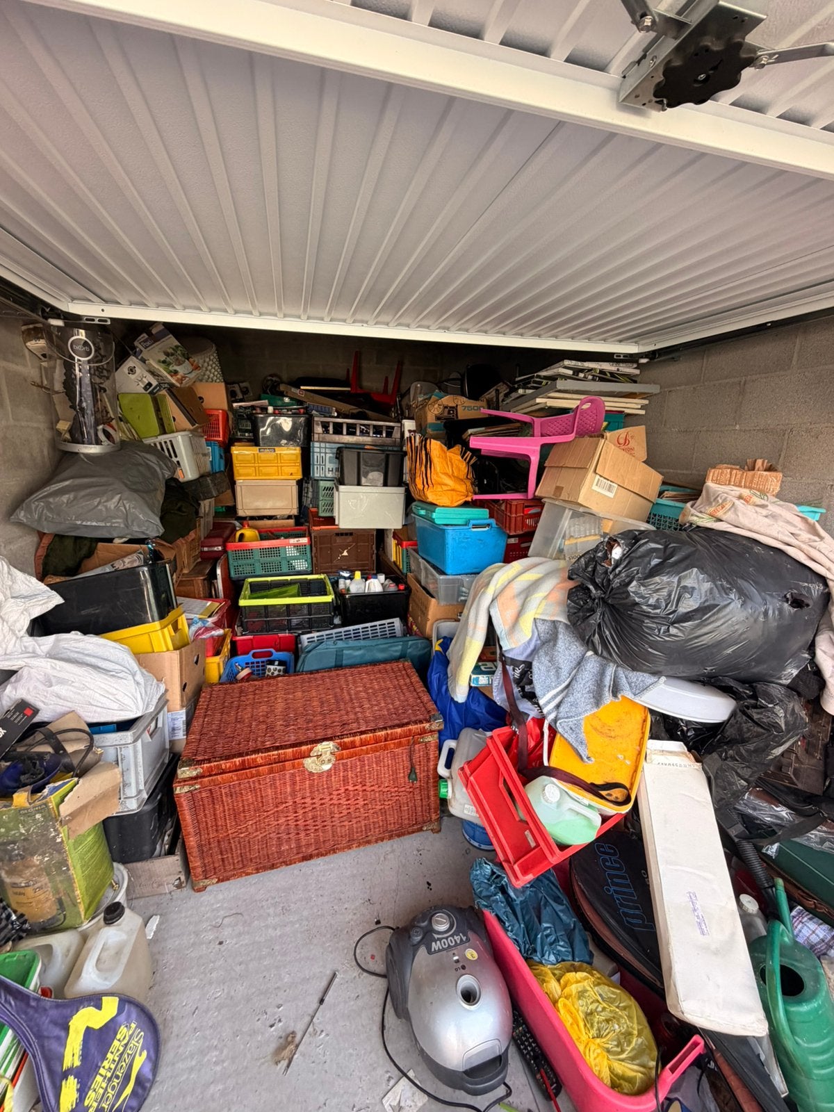 ÉNORME LOT BROCANTE CENTAINES DE CAISSES –FAITES VOTRE OFFRE, Zakelijke goederen