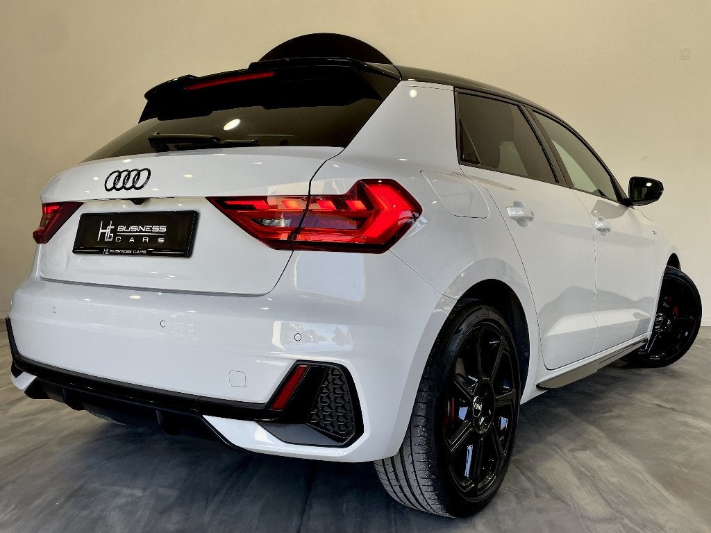 Audi A1 30 TFSi/ S-TRONIC/ 3X S-LINE/ SHADOW LOOK PLUS/ LED, Auto's, Audi, Dealer onderhouden, Lichtsensor, Leder en Stof, Wit