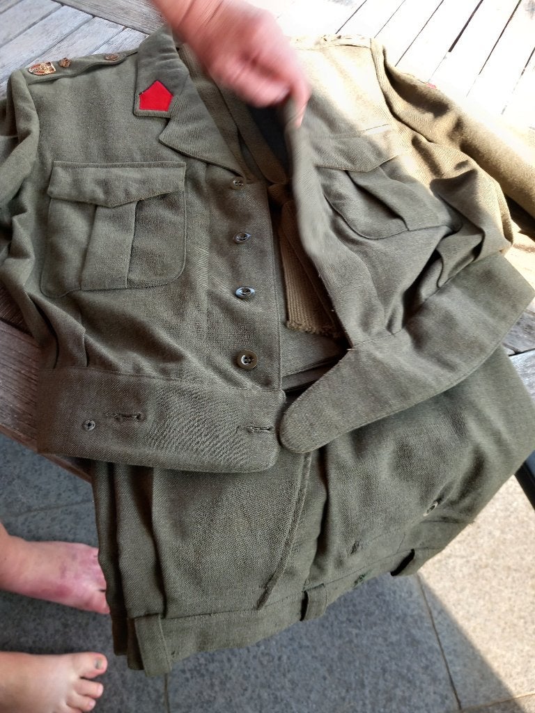 Vintage legerkostuum, Verzamelen, Ophalen