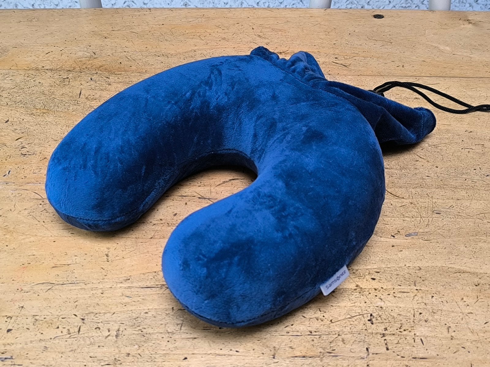 Samsonite TA Revolution nekkussen met zakje (Als Nieuw!), Ophalen of Verzenden, Zo goed als nieuw, Blauw