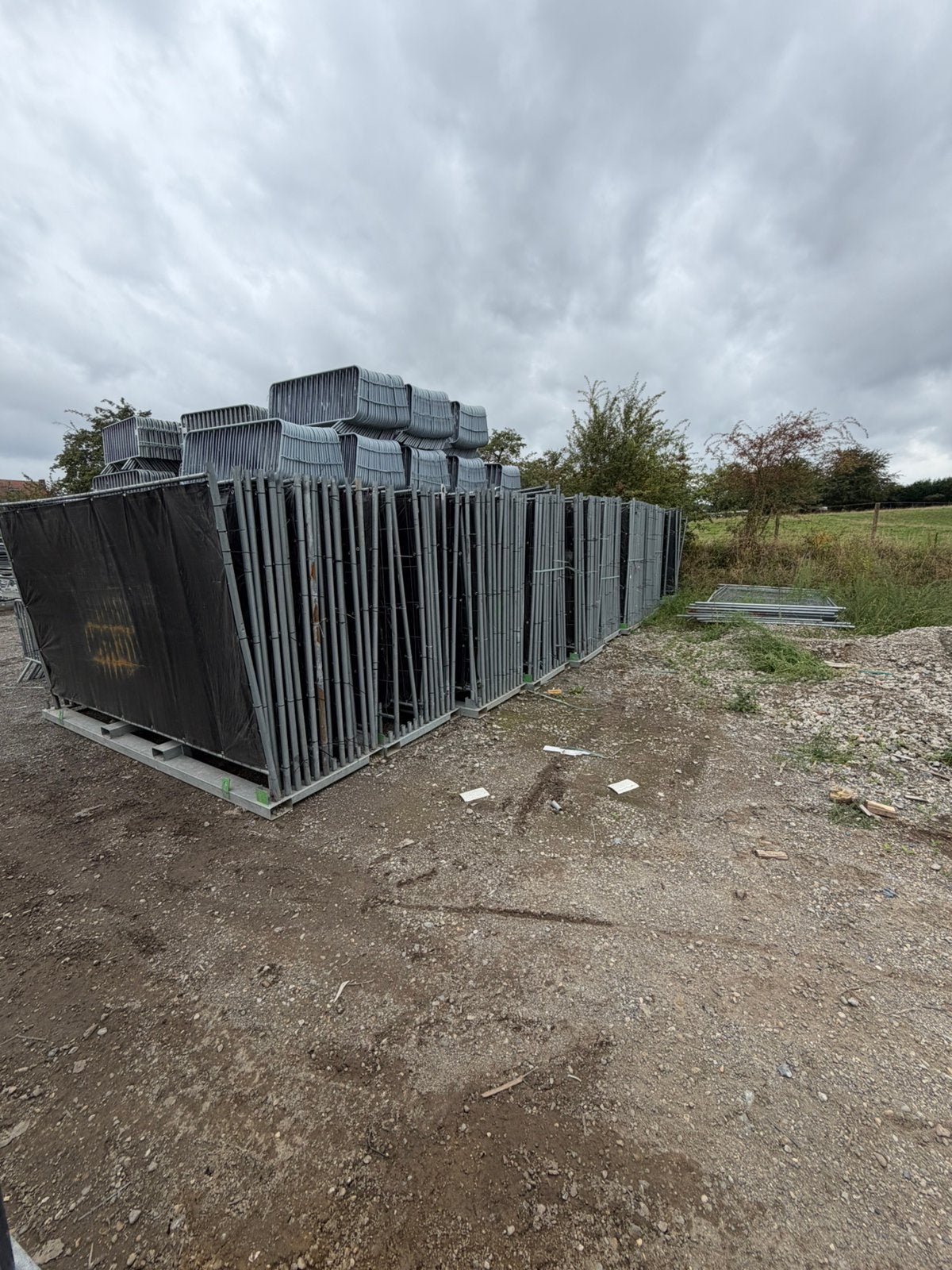 Lot de 250 barrières Heras, Enlèvement, Utilisé