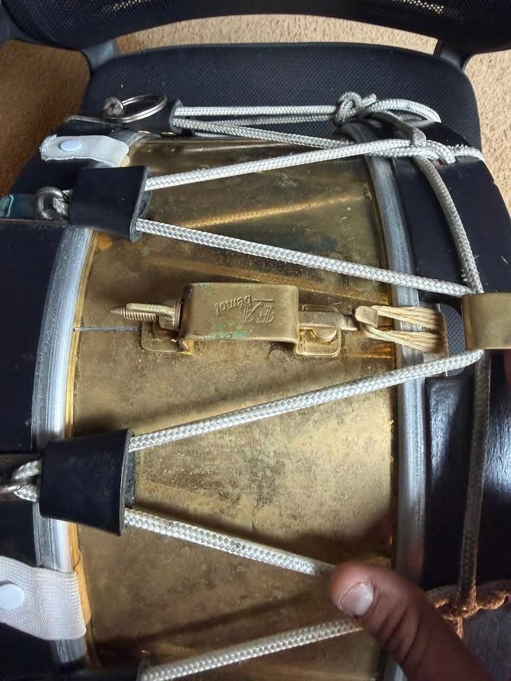 Tambour de gille, Musique & Instruments, Batteries & Percussions, Enlèvement, Comme neuf