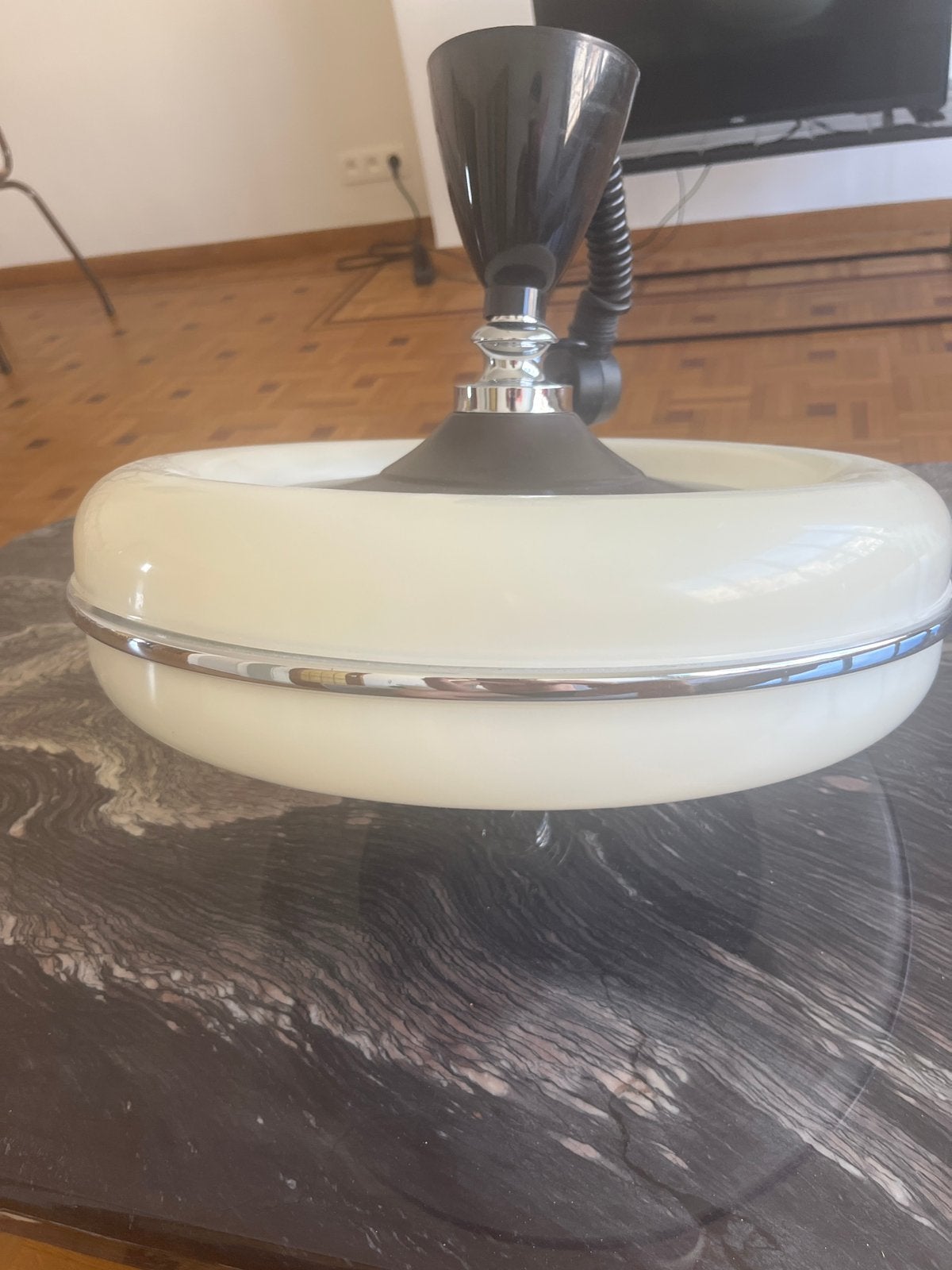 Massive Space Age Lamp, Synthétique, Source lumineuse incluse, Utilisé, Années 70