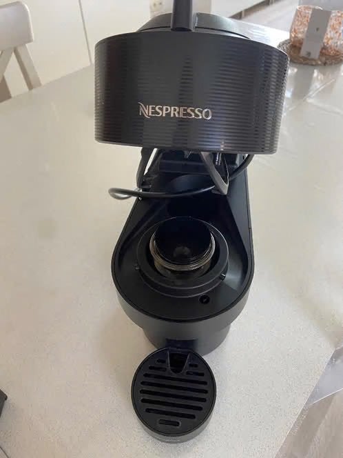Machine à café Nespresso Vertuo, Electroménager, Réservoir d'eau amovible, Dosettes et capsules de café, Comme neuf, Enlèvement