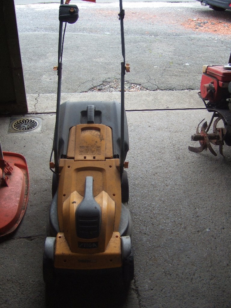 2 Tondeuses électricque, Jardin & Terrasse, Stiga, Tondeuse rotative, 30 à 39 cm, Enlèvement