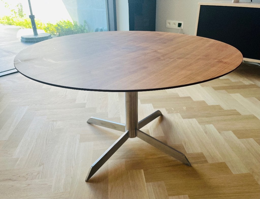 Ronde salontafel (notelaar) met stalen onderstel, Ophalen, Gebruikt, Rond, 50 tot 100 cm