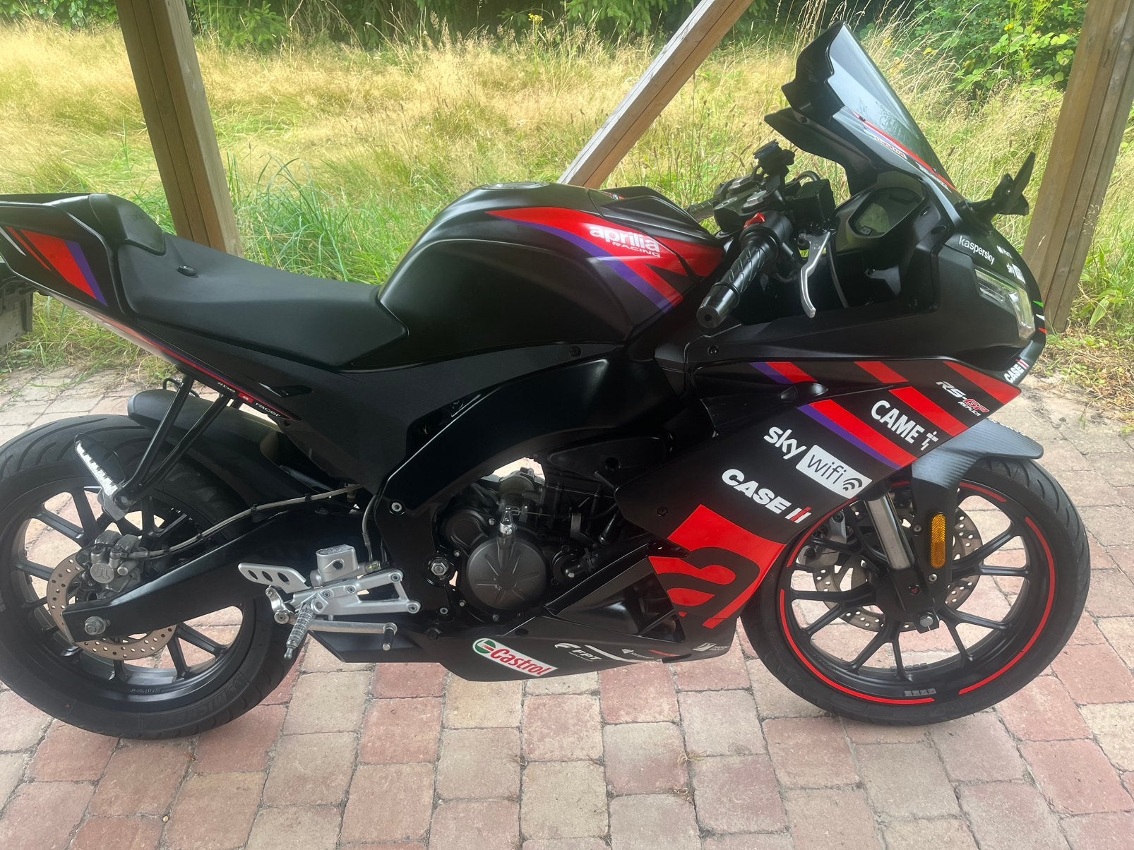 Aprilia RS 125 GP Replica ABS tweedehands uit het jaar 2023, Motoren
