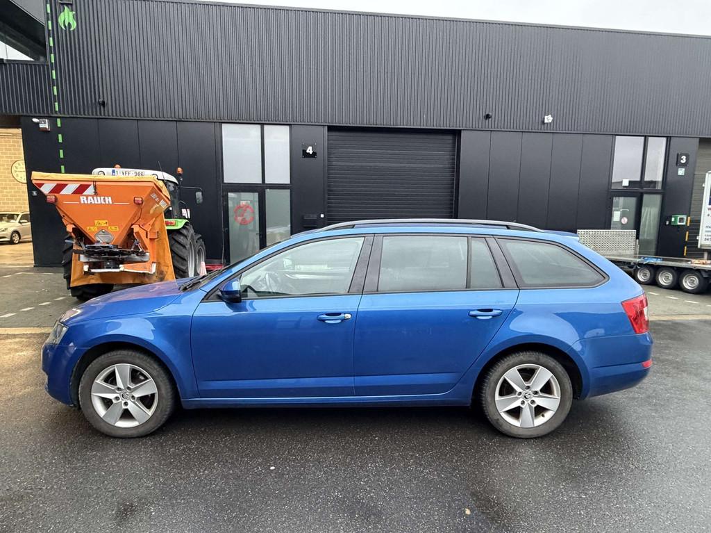 Skoda Octavia SW 1.6 CR TDi EXPORT ONLY, Auto's, Gebruikt, Euro 6, 116 pk, 5 deurs