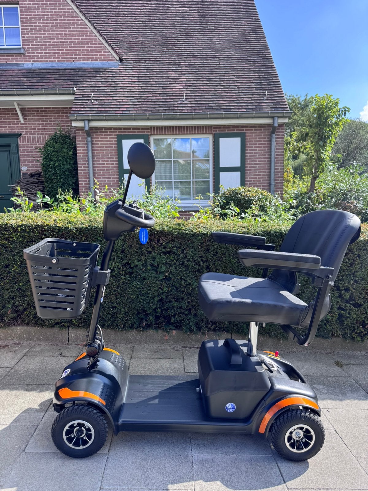 Scootmobiel Vermeiren One elektrische scooter ( nieuwstaat ), Diversen, Ophalen of Verzenden, Zo goed als nieuw, Elektrische rolstoel