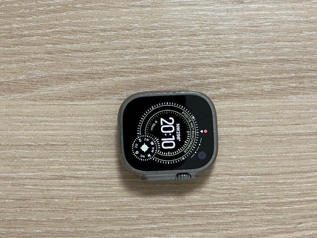Apple Watch Ultra 1 Titane, Enlèvement ou Envoi, Étanche, GPS, Comme neuf