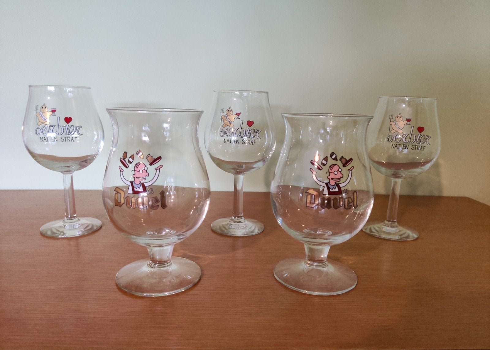 2 verres Duvel Jongleur (1999-2000) 3 verres Oerbier, Collections, Enlèvement, Comme neuf, Verre à bière