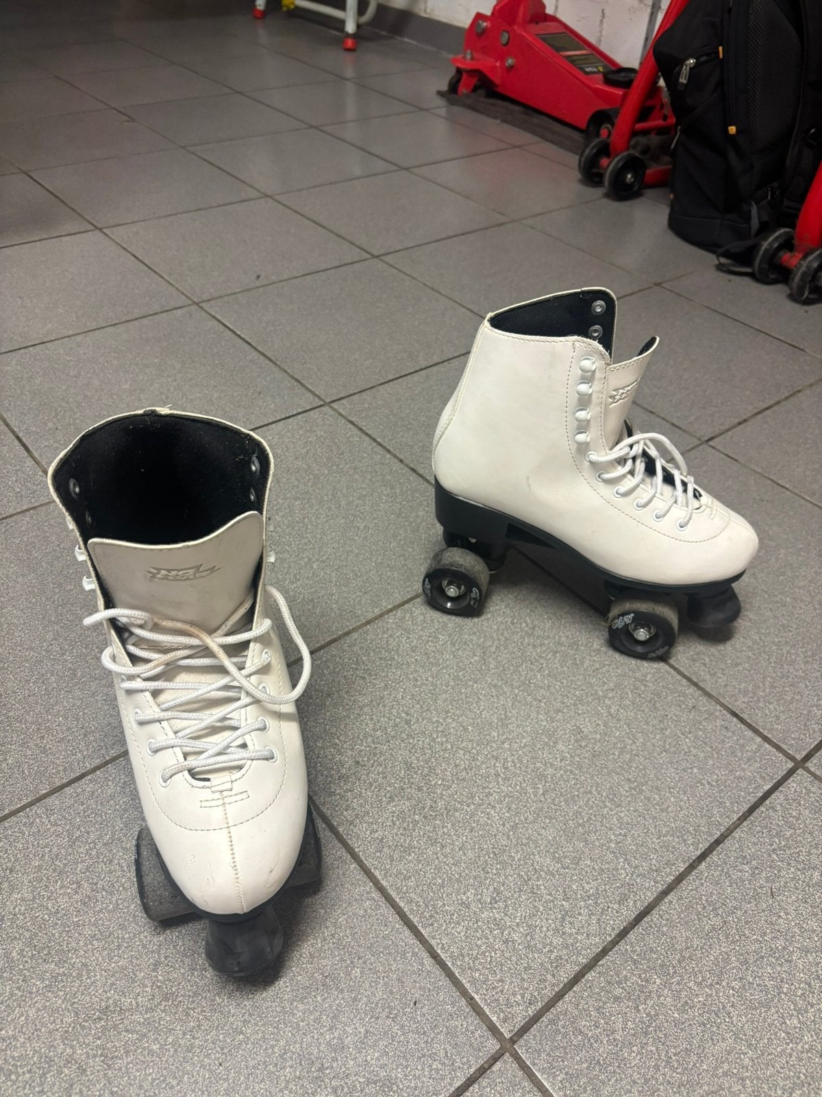 Rolschaatsen + bescherming, Sports & Fitness, Patins à roulettes alignées, Enlèvement, Comme neuf, Protection