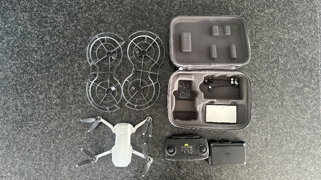 DJI Mavic Mini Flymore combo, Drone avec caméra, Moins de 250 g, 1 à 5 km, Comme neuf