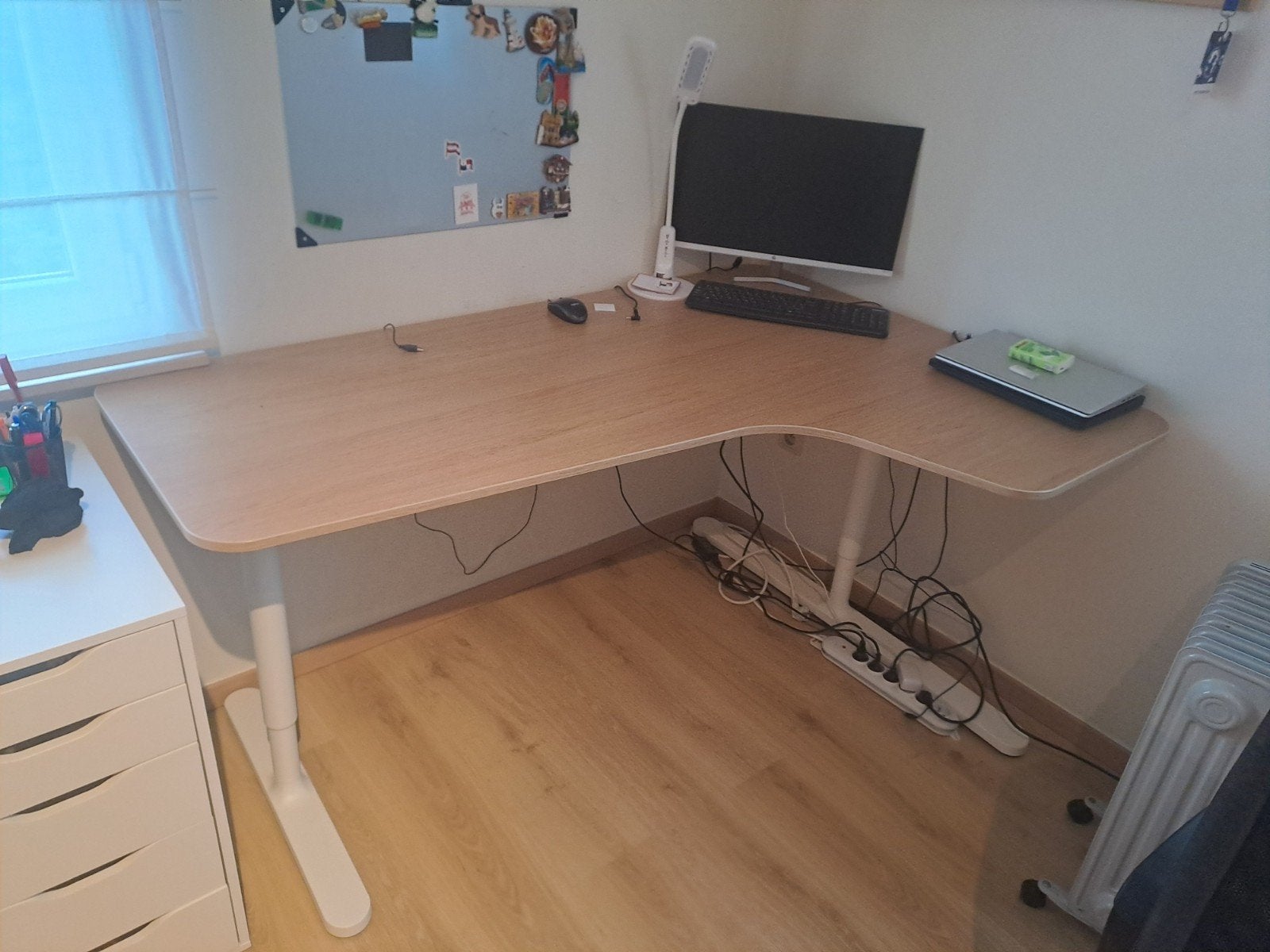 bureau ikea bekant, Utilisé, IKEA, Réglable en hauteur, Naturel