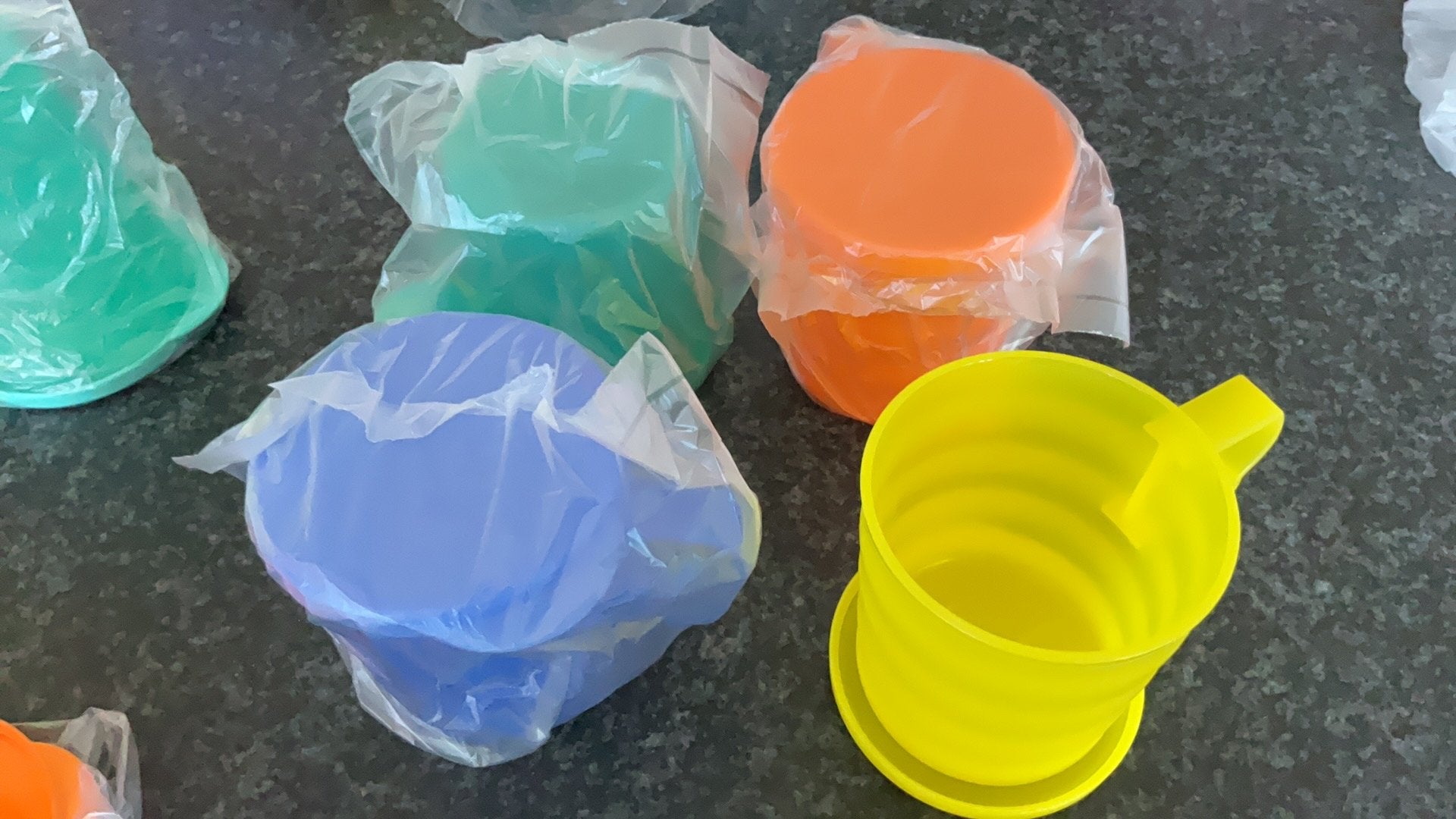 Tasse Tupperware 350 ml avec couvercle neuve, Enlèvement ou Envoi, Neuf, Avec couvercle