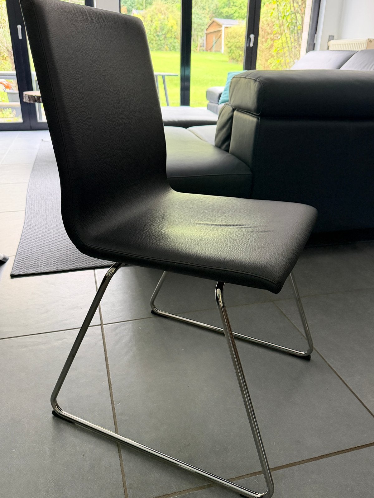 Lot de 8 chaises IKEA noires, Maison & Meubles, Comme neuf, Enlèvement, Cinq, Six Chaises ou plus, Cuir