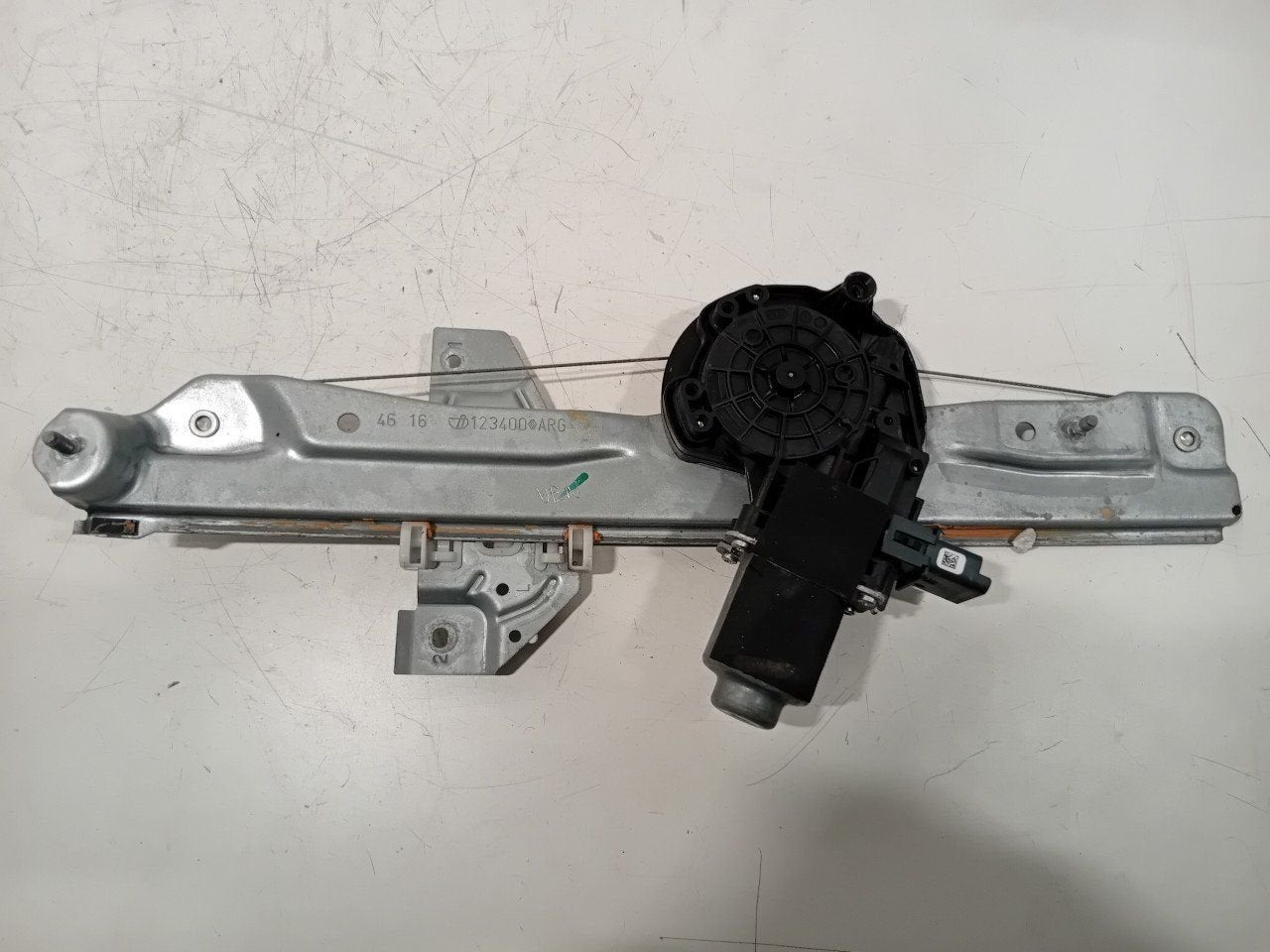 Raammechaniek elektrisch links achter Renault Scénic, Onderdelen@venauto.nl, Van der Ven Autorecycling B.V., Gebruikt, Ettenseweg 76, 4706 PB Roosendaal, The Netherlands