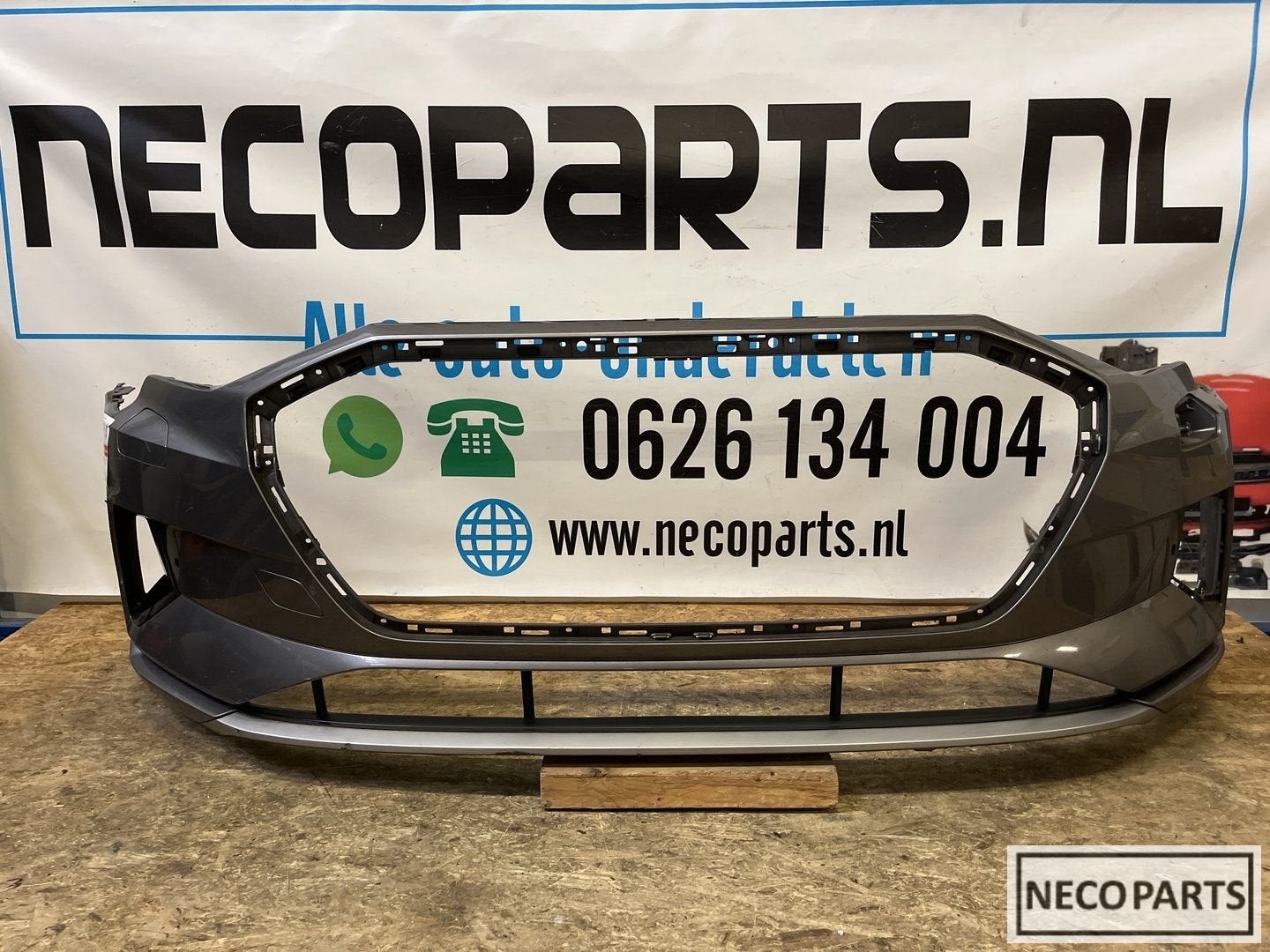AUDI E-TRON 4KE807733 VOORBUMPER BUMPER ORIGINEEL, -, Audi, Utilisé, -