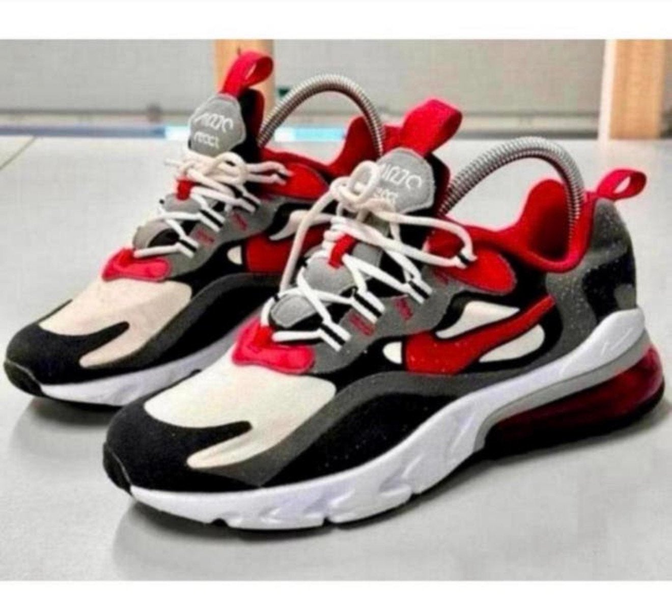 Nike Air Max 270 React GS Sneakers Maat 38.5 NIEUW Jongens, Kinderen en Baby's, Kinderkleding | Schoenen en Sokken, Nieuw, Schoenen