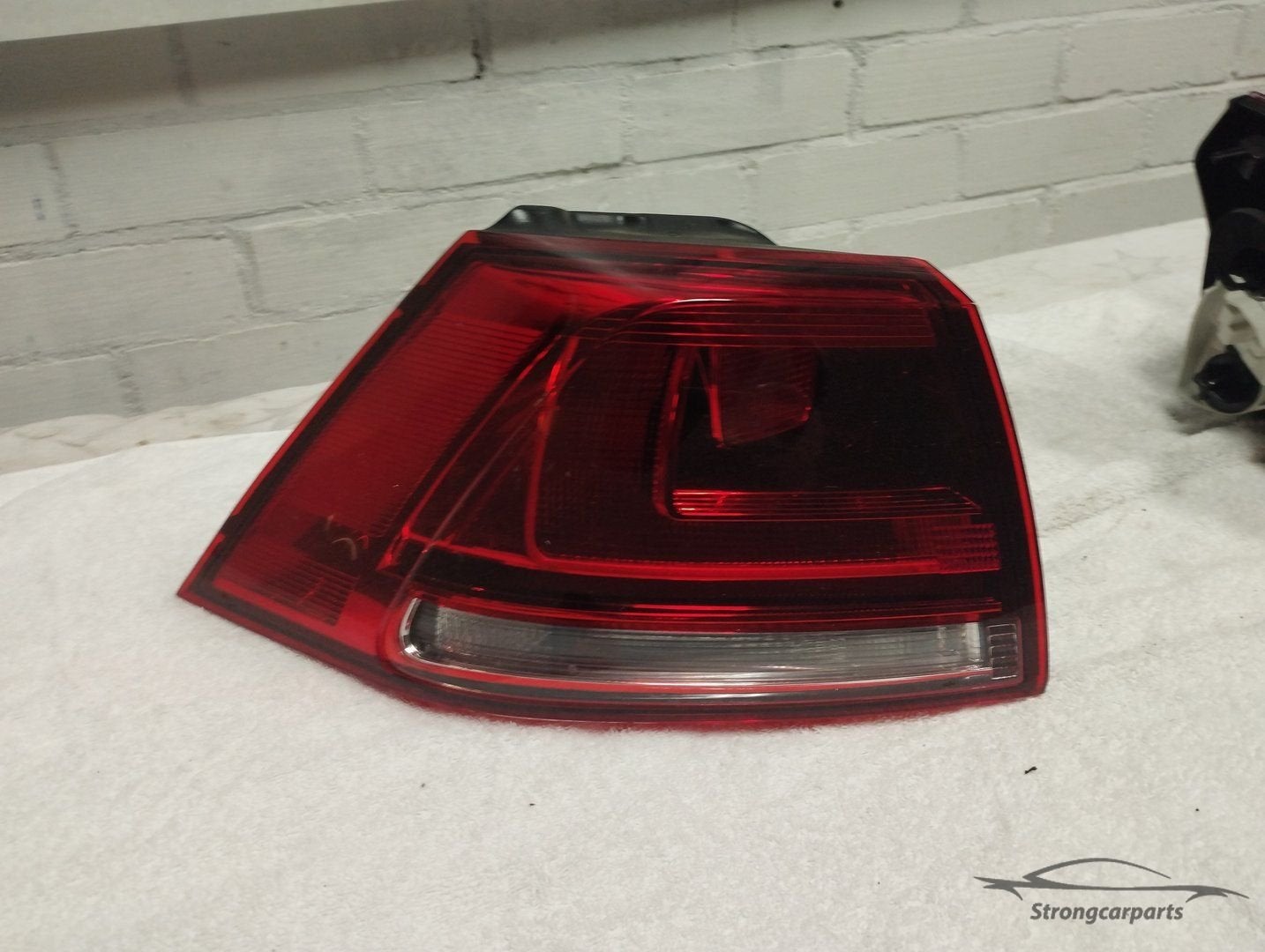 Achterlicht volkswagen Golf 7 links buiten 5G0945095P, Auto-onderdelen, Gebruikt, -, Volkswagen, -