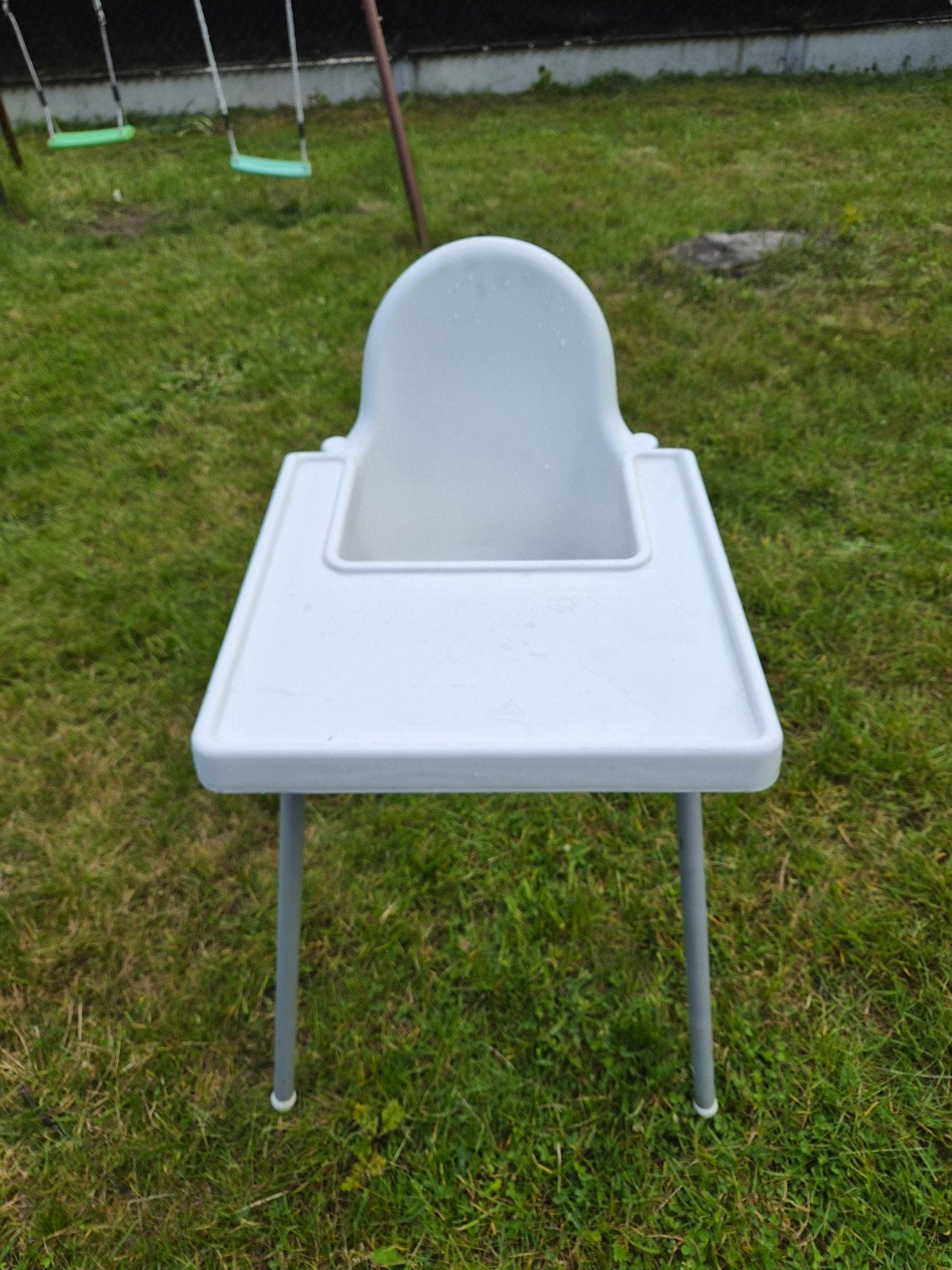 IKEA ANTILOP hoge tafel in wit, met een praktisch afneembaar